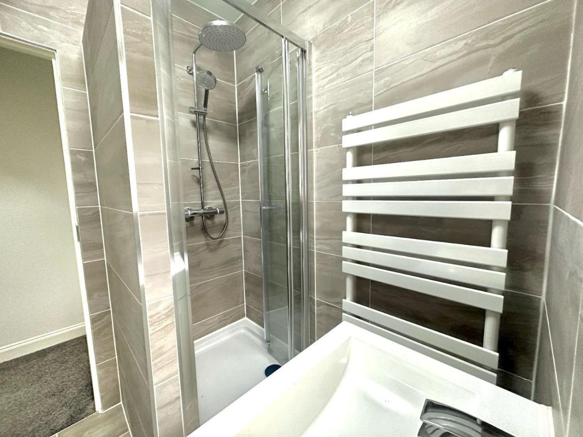 Open Mind - 6 Luxury Bedrooms With Free Parking Holiday home